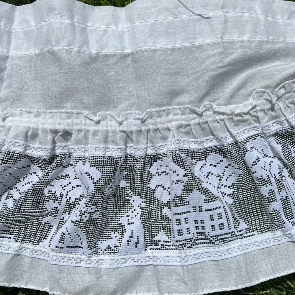 Vintage Embroidered Lace Ruffled Window Valance Farmhouse Prairie Cat White GUC